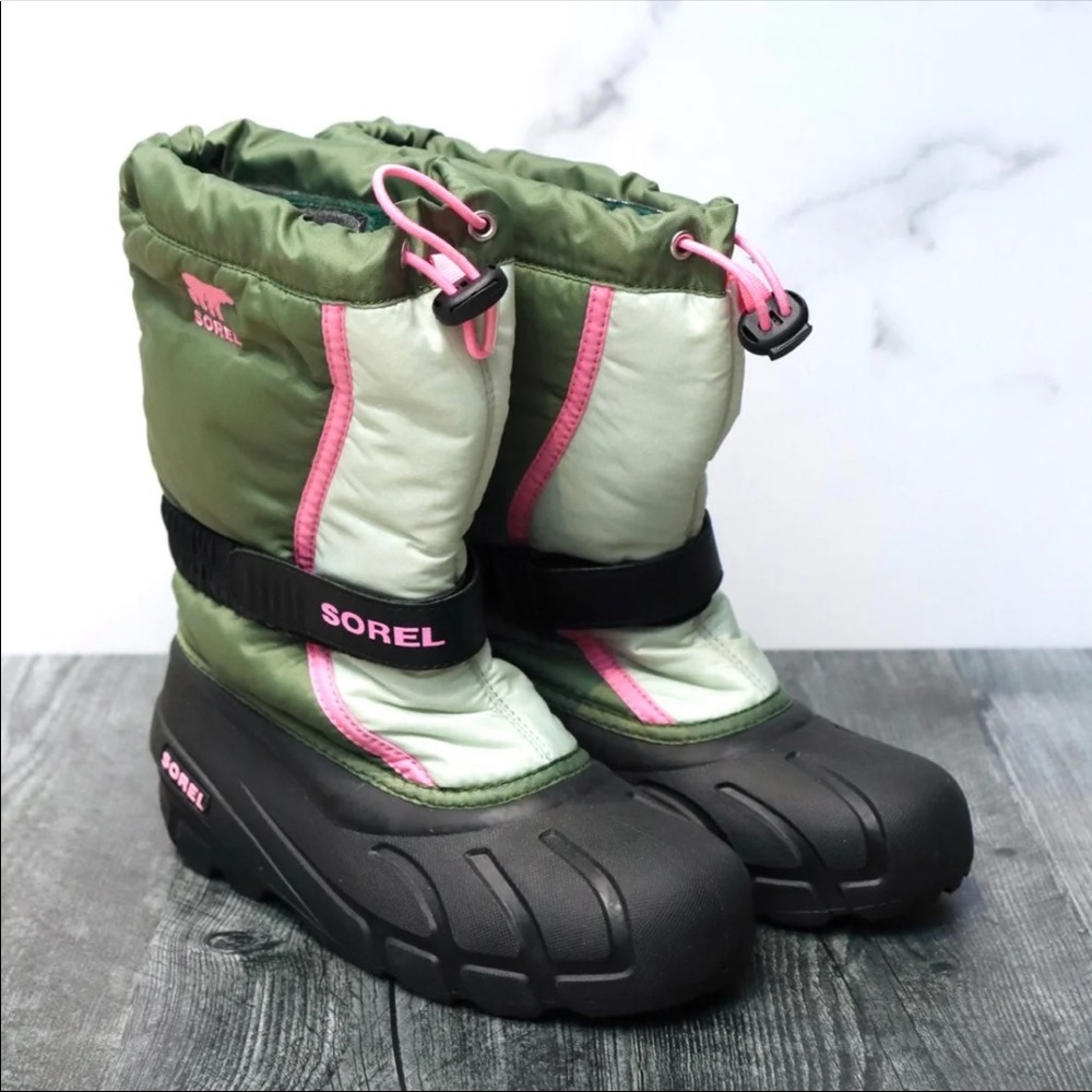 Sorel snow boots, girls size 5, like new
